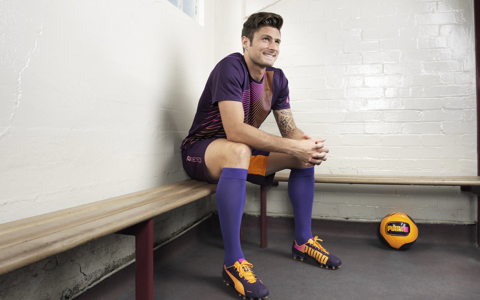 “24小时健身房安全巡夜赛” 员工轮班巡查保障夜间运动