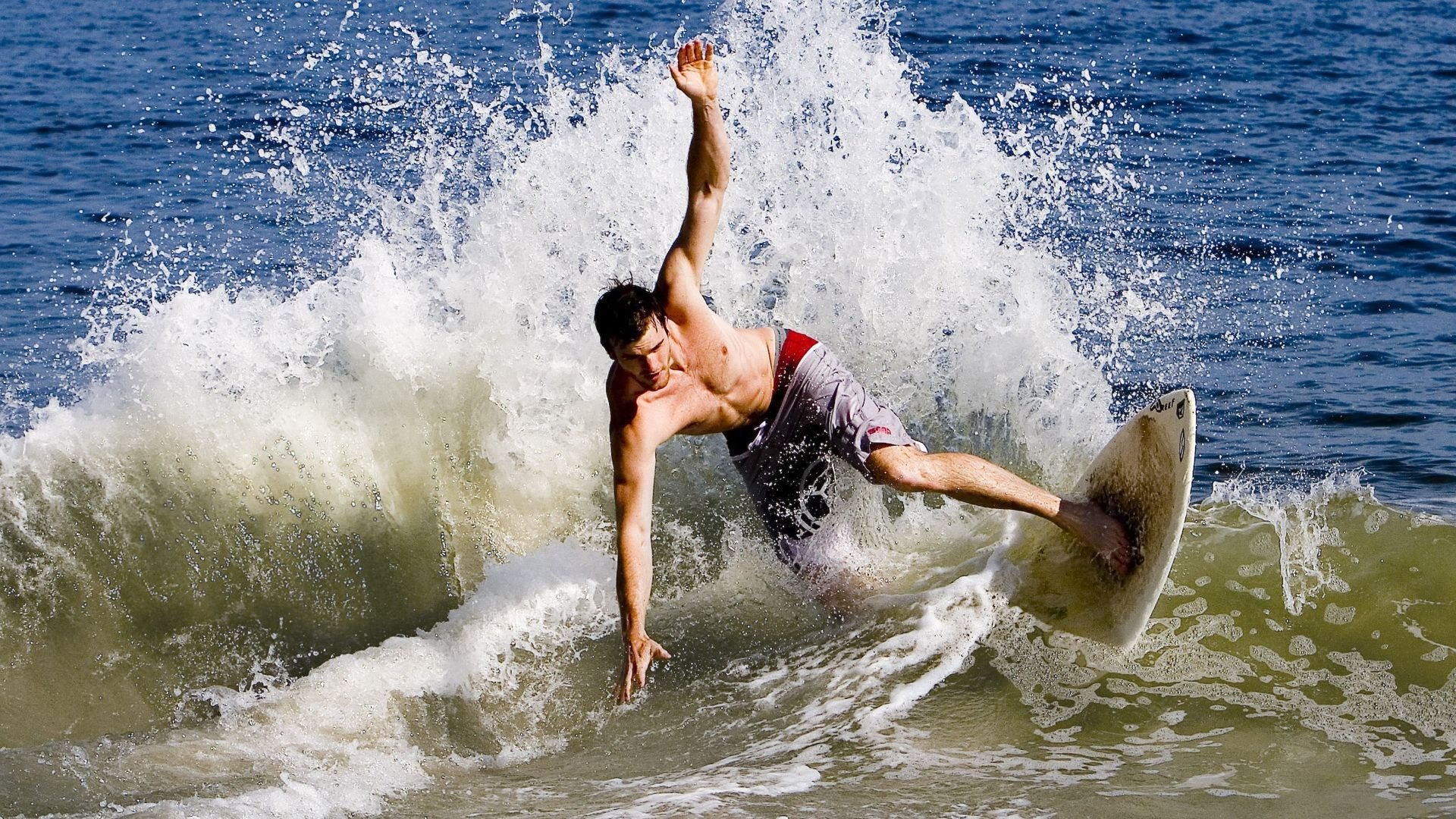 “母亲节与妈妈一起跳广场舞”活动 日常运动者易上手